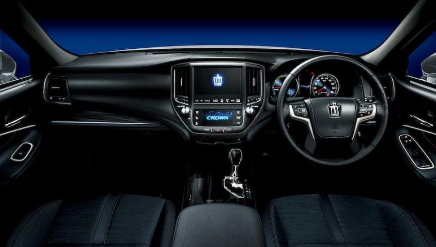  Toyota Crown Athlete S Four Hybrid 2014 года  (фото 2 из 3)